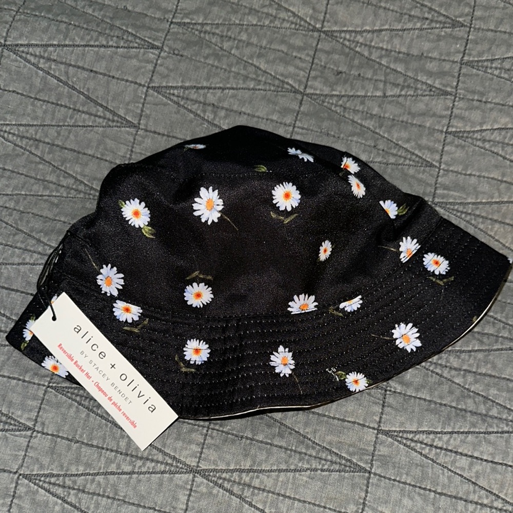 Alice + Olivia Daisy Bucket Hat